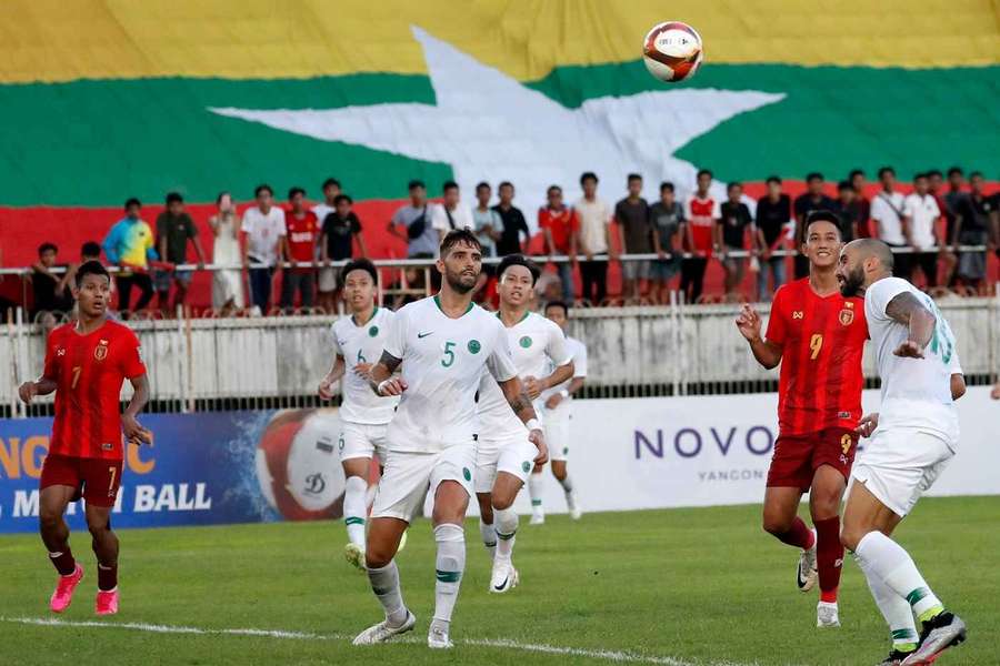 Filipe Duarte (Macau) em ação diante de Myanmar no apuramento para o Mundial-2026
