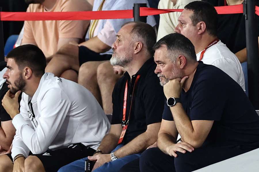 Sagnol (r.) wurde gegen die Türkei auf die Tribüne verbannt