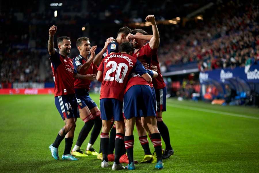 Osasuna, 5ᵉ du championnat espagnol, affronte le leader de la Liga, le FC Barcelone, ce mardi au Sadar. 