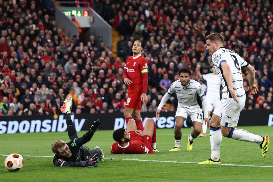 Liverpool foi surpreendido em casa na primeira mão dos quartos da Liga Europa