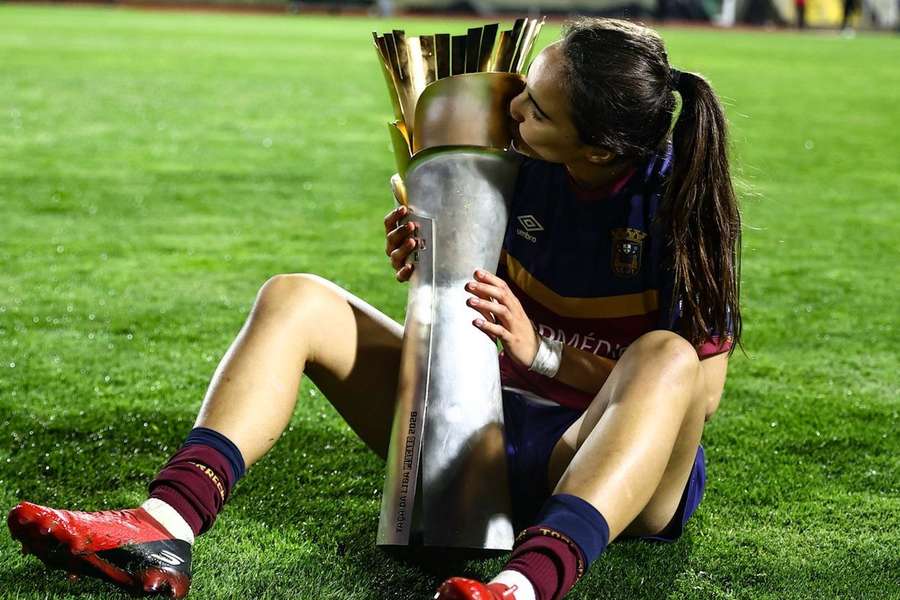 Bruna Ramos com a Taça da Liga em Viseu Bruna Ramos com a Taça da Liga em Viseu