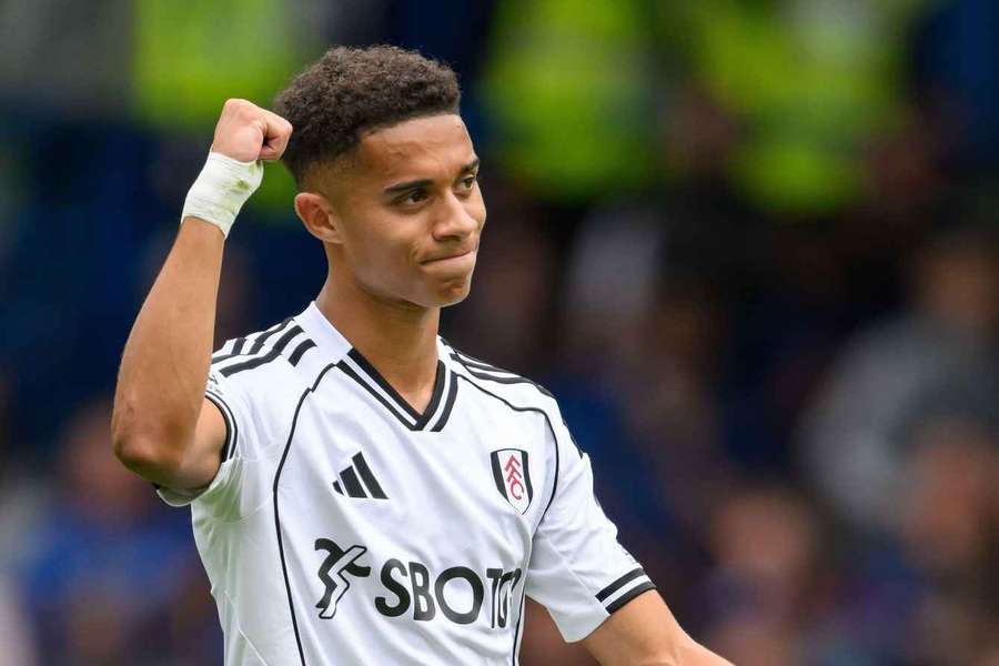 Refs chief Webb brands denial of Fulham kid King's goal at Chelsea as "WRONG" Refs chief Webb brands denial of Fulham kid King's goal at Chelsea as "WRONG"