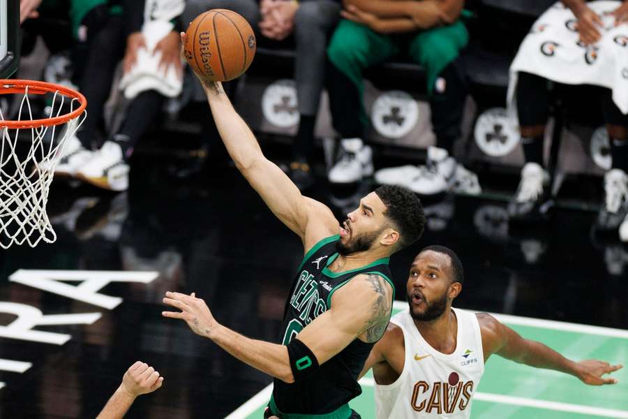 Basketbalisté Clevelandu po úvodních 15 vítězstvích poprvé v sezoně NBA prohráli.