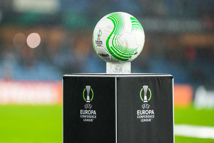UEFA voert het gebruik van de videoscheidsrechter ook in Conference League in