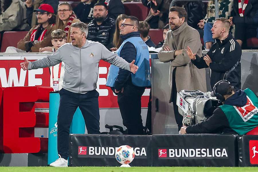 Trainer Lukas Kwasniok steht beim 1. FC Köln weiter unter Druck. Trainer Lukas Kwasniok steht beim 1. FC Köln weiter unter Druck.