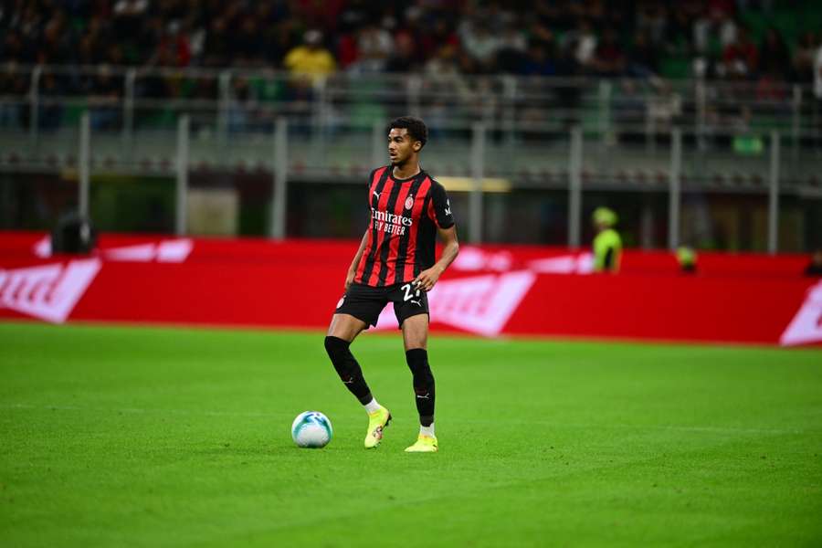 David Odogu avec le Milan en septembre 2025. David Odogu avec le Milan en septembre 2025.