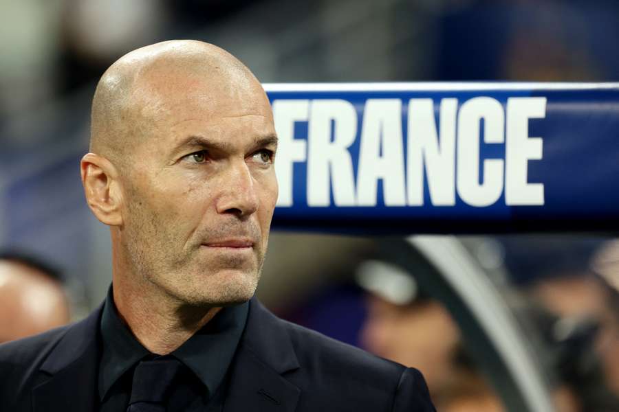 Zidane absolvoval domáci debut v pozícii trénera Francúzska. Zidane absolvoval domáci debut v pozícii trénera Francúzska.