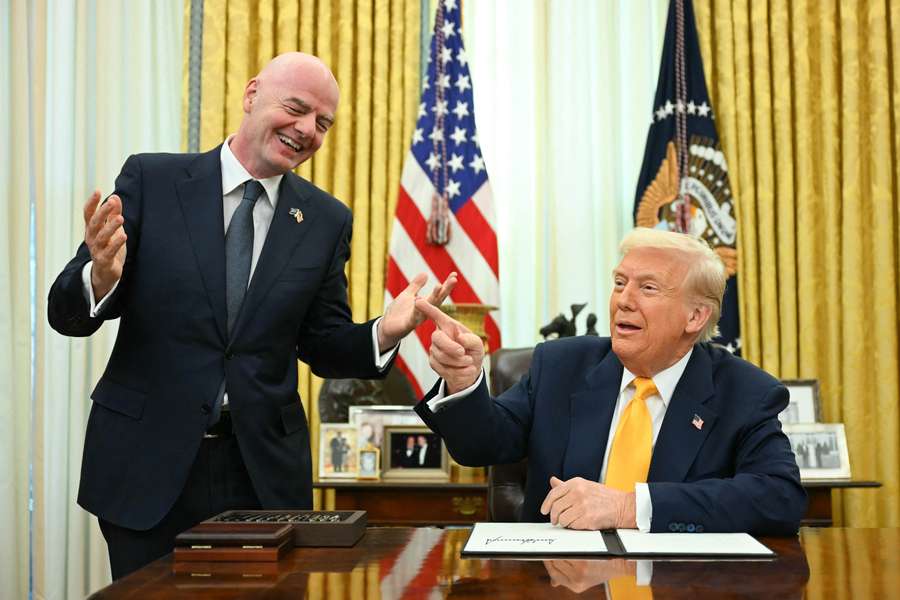 Trump e Infantino, en una distendida reunión.