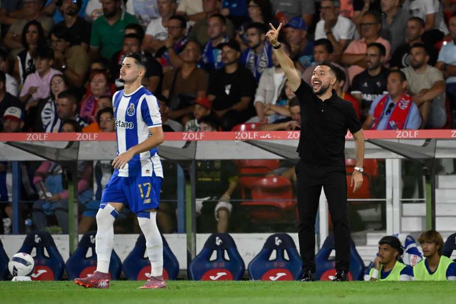 Farioli destacou exibições de Zaidu, Alan Varela, De Jong e Rodrigo Mora