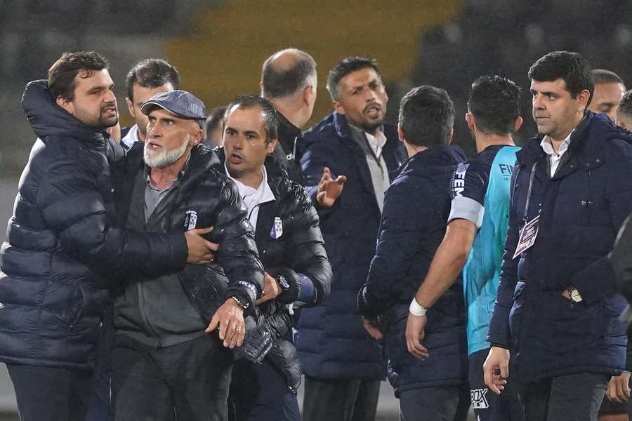 Álvaro Pacheco foi expulso no final do jogo com o Vitória de Guimarães