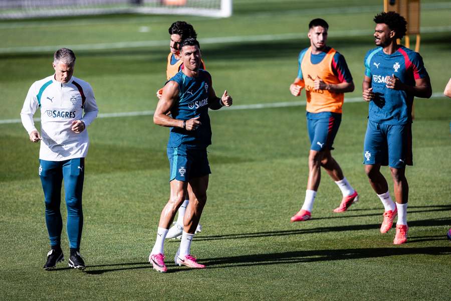 Portugal prepara particular com a Nigéria Portugal prepara particular com a Nigéria