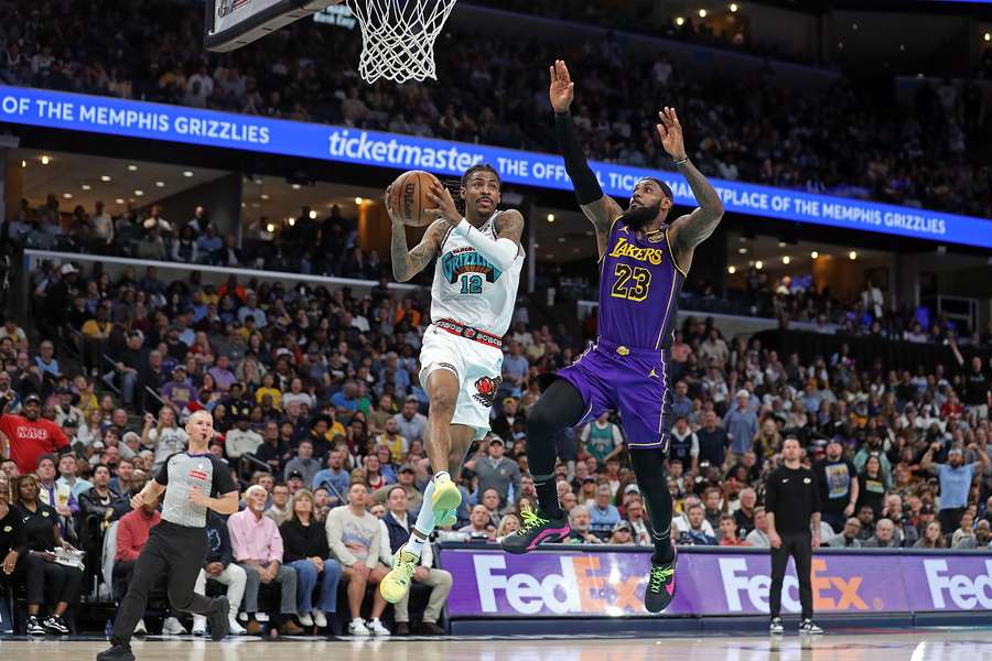 Un'azione di Grizzlies-Lakers