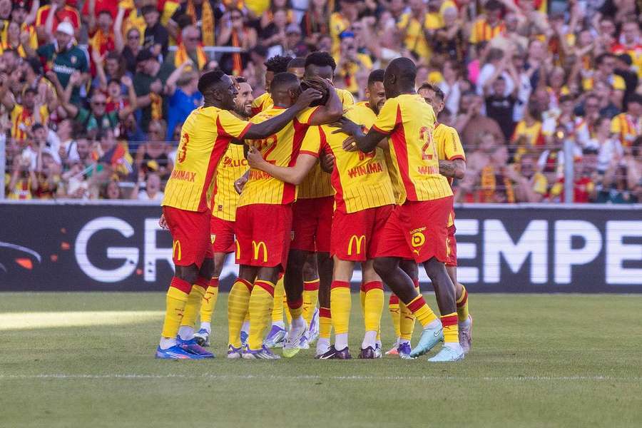 Florian Thauvin passeur décisif pour son premier match avec Lens en amical contre Leipzig