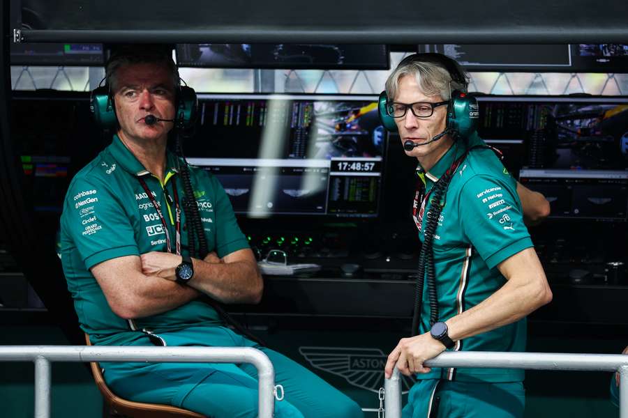 Aston Martin não se vê tão atrás como Alonso afirma