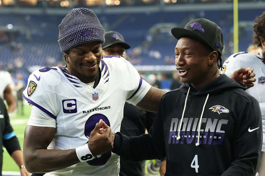 Lamar Jackson e Zay Flowers fizeram o Maracanã pulsar neste domingo (27) Lamar Jackson e Zay Flowers fizeram o Maracanã pulsar neste domingo (27)