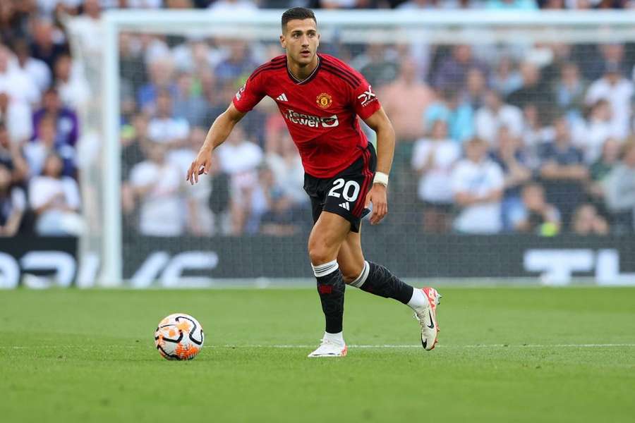 Real Madrid turn to Man Utd fullback Dalot