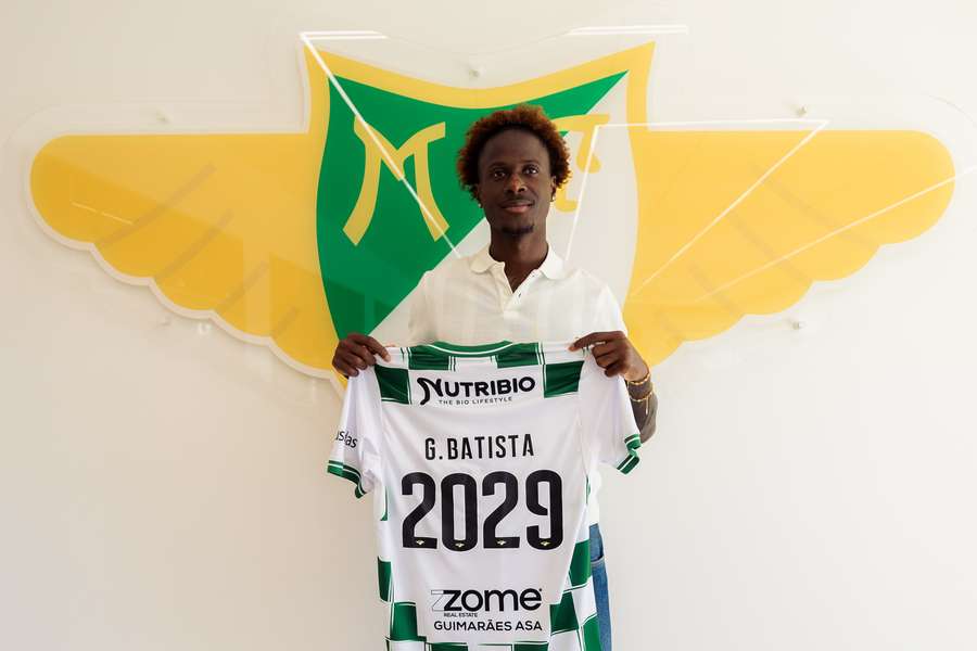 Gilberto Batista prolonga ligação ao Moreirense Gilberto Batista prolonga ligação ao Moreirense