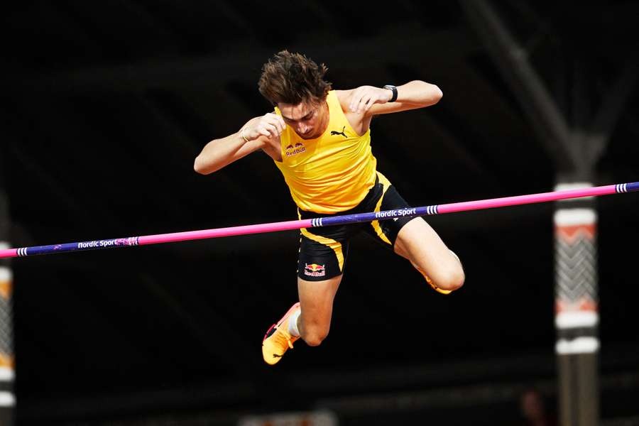 Armand Duplantis toujours plus haut.
