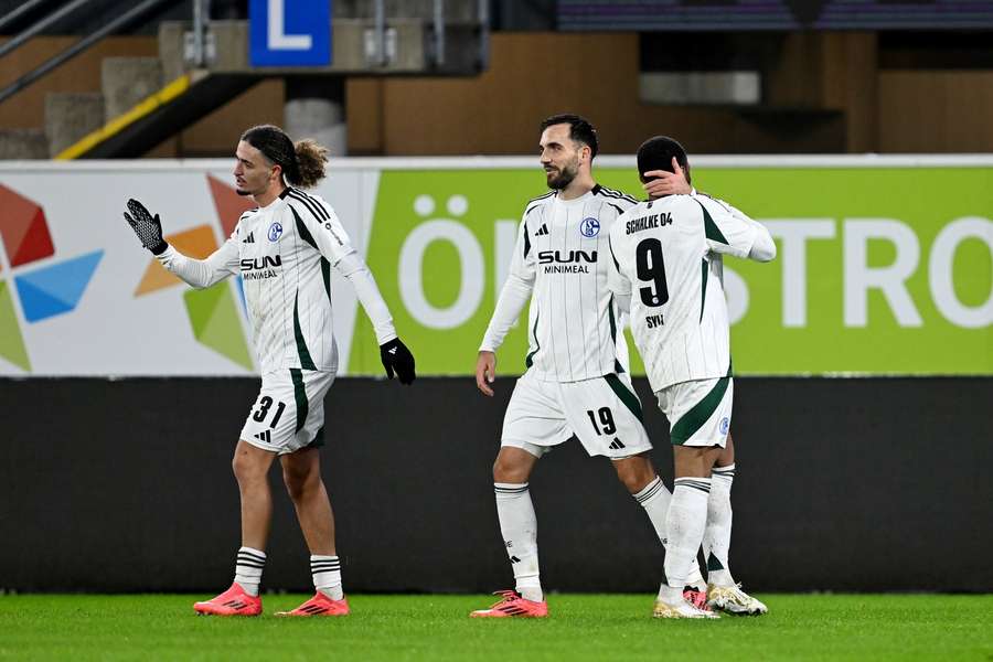 Schalkes Torschützen Kenan Karaman und Moussa Sylla.