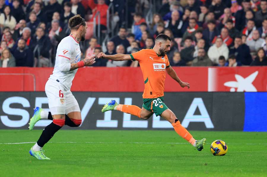 Luis Rioja, en el momento de marcar el gol del Valencia