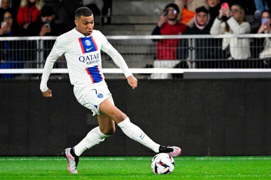 Kylian Mbappé a inscrit le doublé gagnant à Angers.