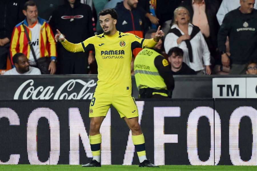 Georges Mikautadze celebra su gol