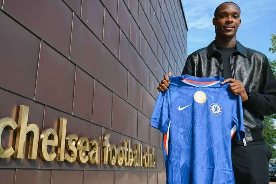 Emanuel Emegha a fost prezentat la Chelsea