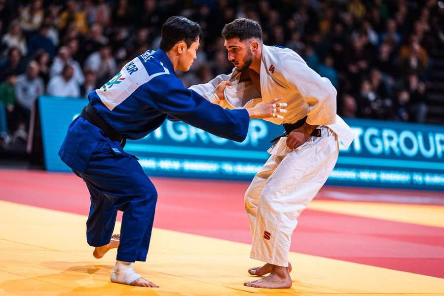 Kvantidze bateu o melhor do mundo em -73 kg