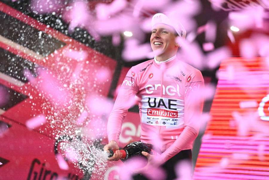 Tadej Pogacar wygrał drugi etap Giro d'Italia i został liderem
