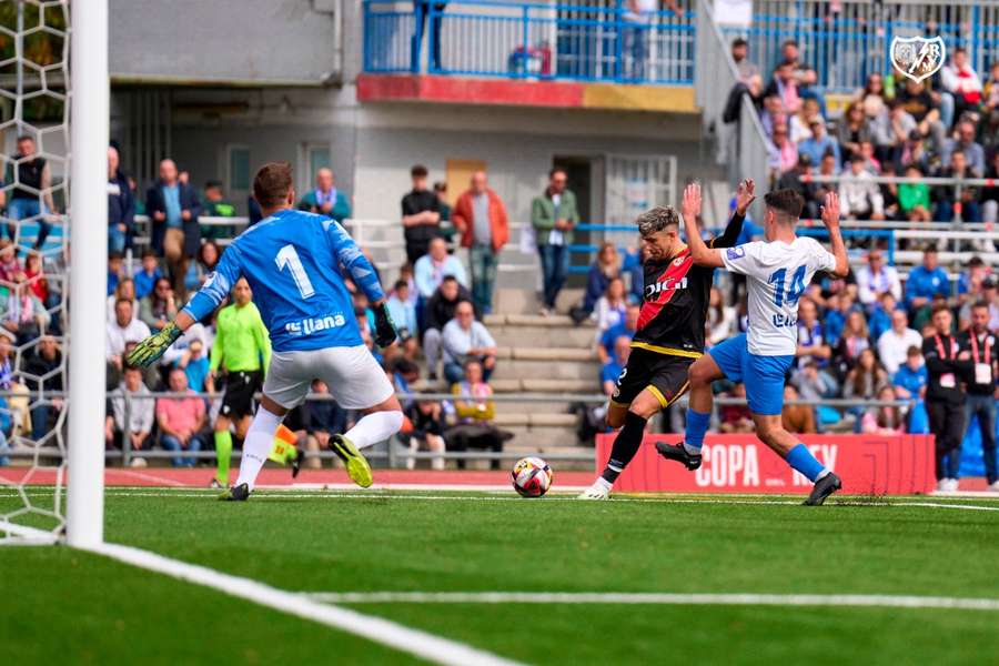 Ratiu bate a De Diego en el Atlético Lugones-Rayo