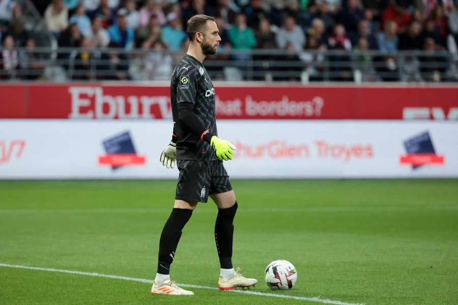 Pau López acabou por não se mudar para França