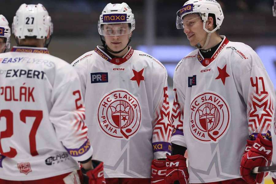 Slavia v Maxa lize navýšila vedení. Slavia v Maxa lize navýšila vedení.