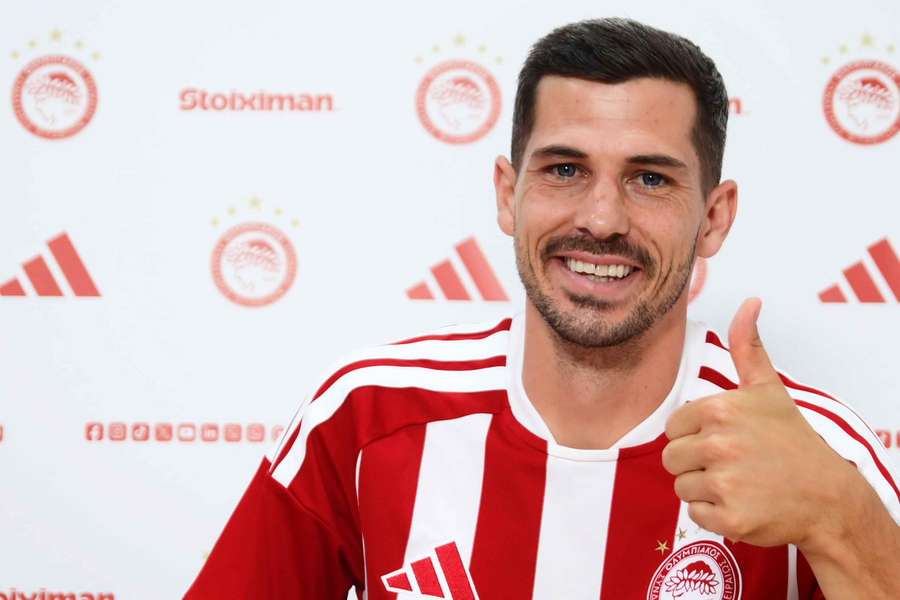 Remo Freuler assinou pelo Olympiacos Remo Freuler assinou pelo Olympiacos