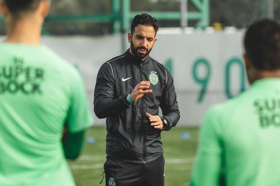 Rúben Amorim chamou vários jogadores da formação ao treino