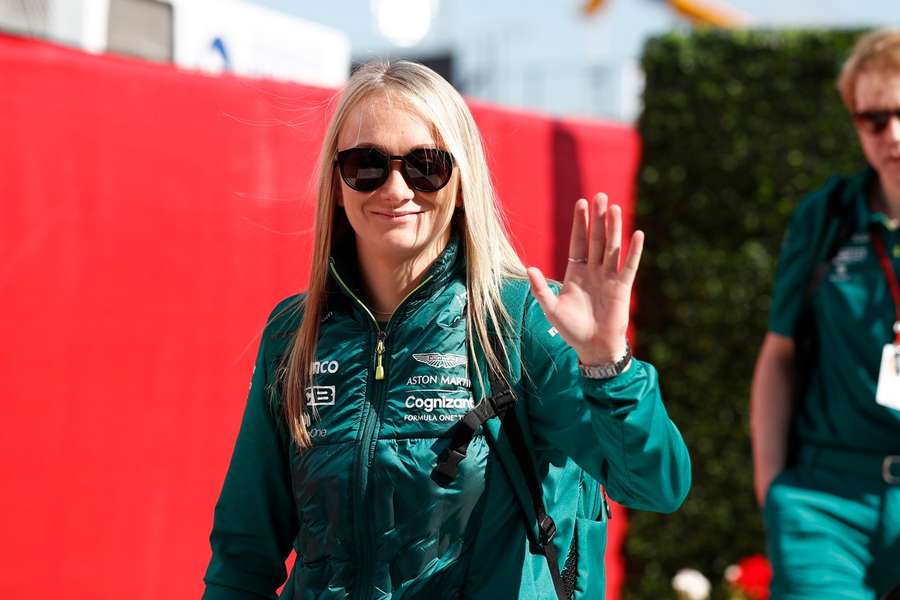 Jessica Hawkins este din 2021 pilot ambasador al echipei Aston Martin Jessica Hawkins este din 2021 pilot ambasador al echipei Aston Martin