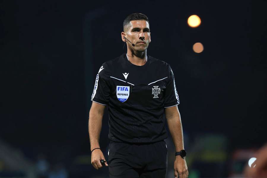 Fábio Veríssimo vai apitar partida entre o FC Porto e o SC Braga Fábio Veríssimo vai apitar partida entre o FC Porto e o SC Braga