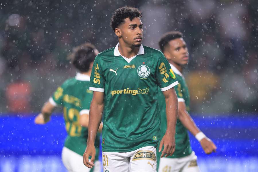 Luighi foi às lágrimas após gestos racistas no Paraguai