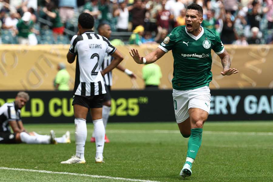 Paulinho rozhodl o výhře Palmeiras a podruhé na turnaji skóroval coby střídající hráč.  