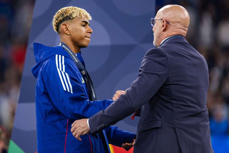 Lamine Yamal și Luis de la Fuente, selecționerul Spaniei Lamine Yamal și Luis de la Fuente, selecționerul Spaniei