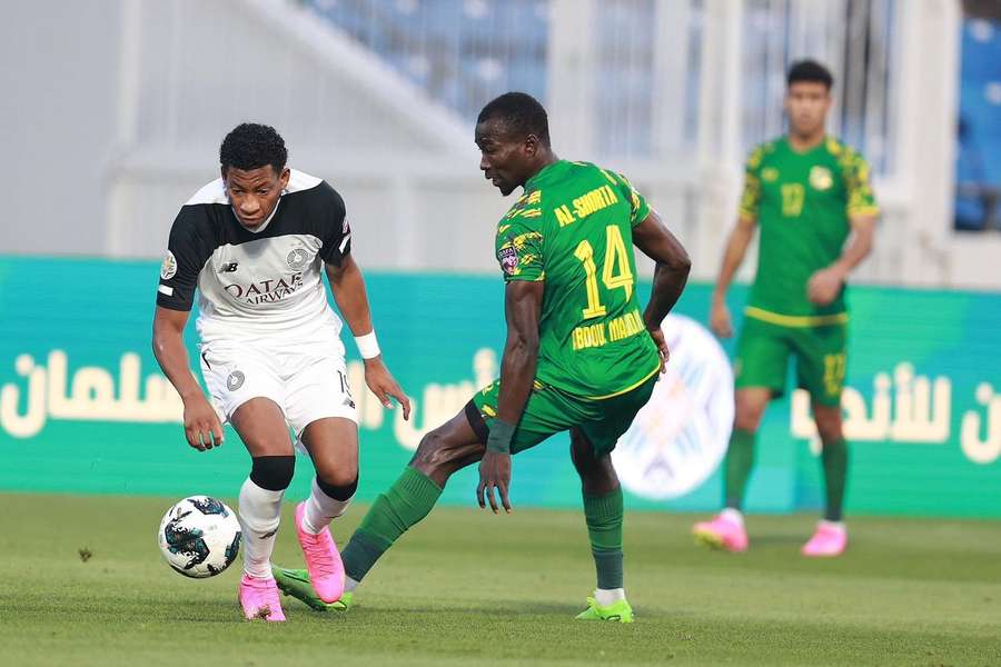 Gonzalo Plata foi titular no Al-Sadd