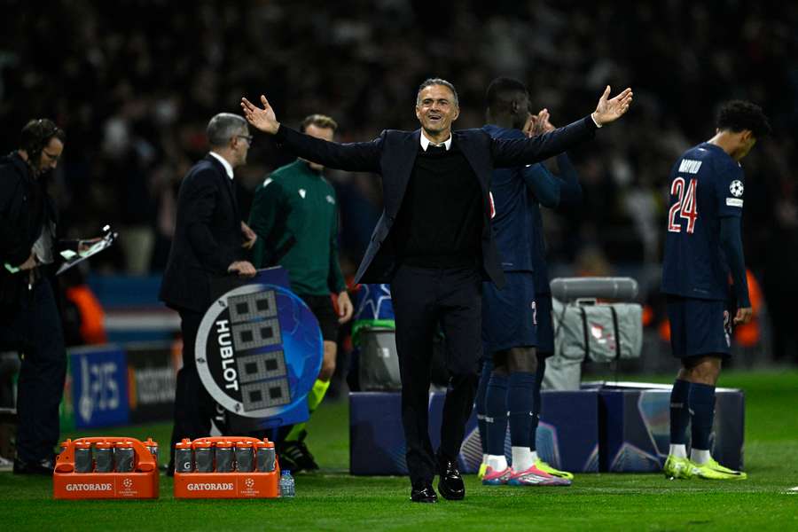 Luis Enrique lors du match face au PSV Eindhoven.