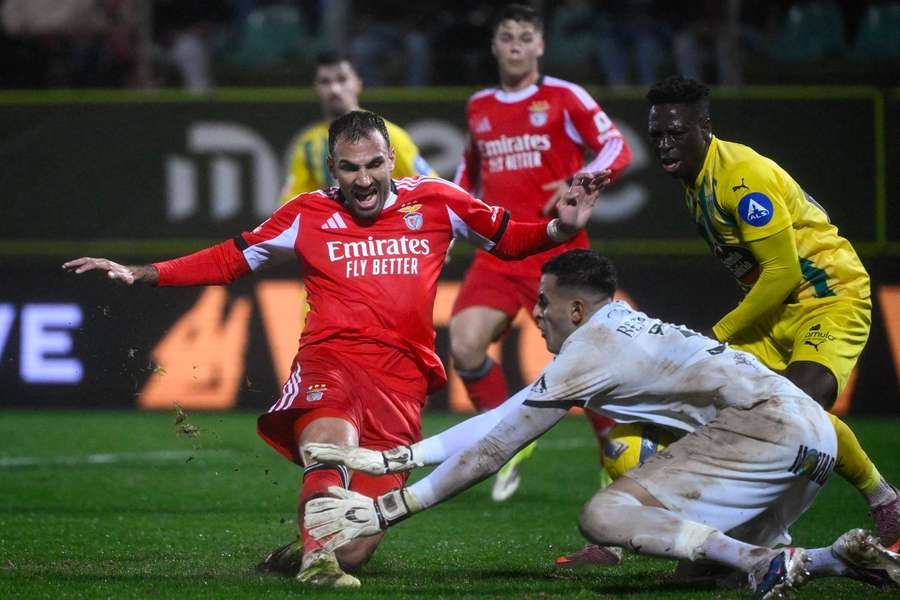 Bernardo nega o golo a Pavlidis