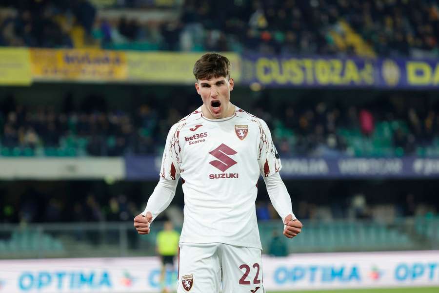 Villarreal, PSV table bids for Torino midfielder Casadei