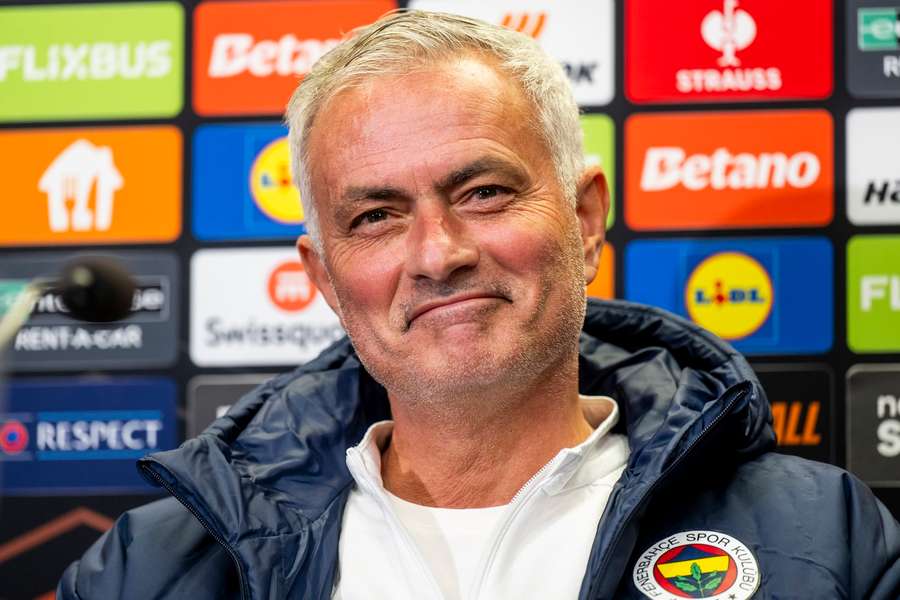 Mourinho durante a conferência de imprensa