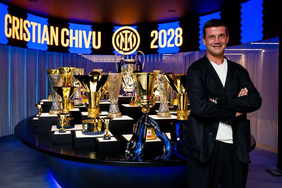 Cristian Chivu prodloužil v Interu. Cristian Chivu prodloužil v Interu.