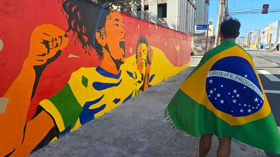 Torcida brasileira foi prestigiar a galeria a céu aberto