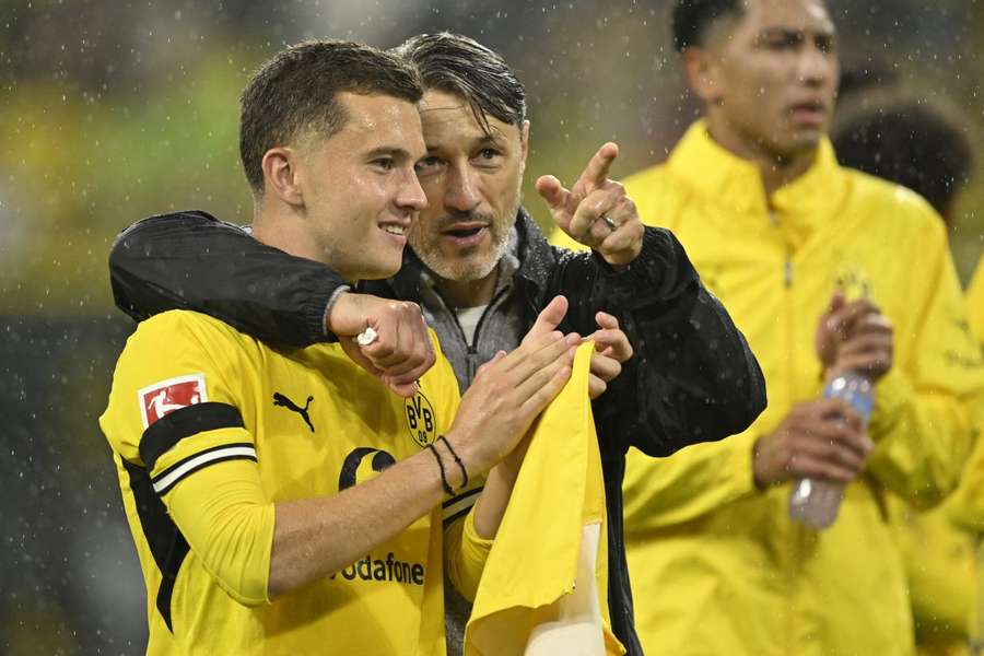 Kovac mit Karetsas nach dem 2:0-Sieg gegen den HSV Kovac mit Karetsas nach dem 2:0-Sieg gegen den HSV