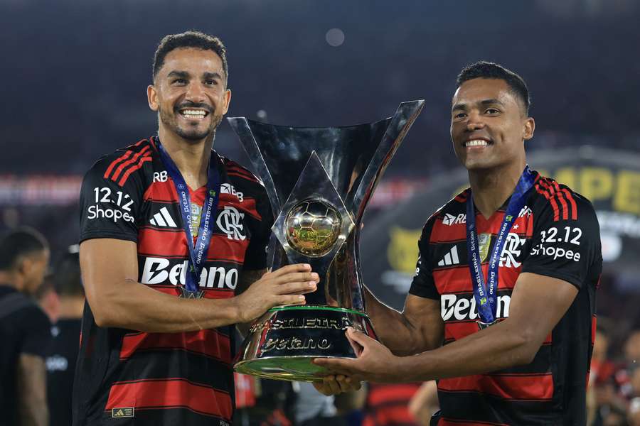 Danilo e Alex Sandro vão representar o Flamengo na Copa do Mundo Danilo e Alex Sandro vão representar o Flamengo na Copa do Mundo