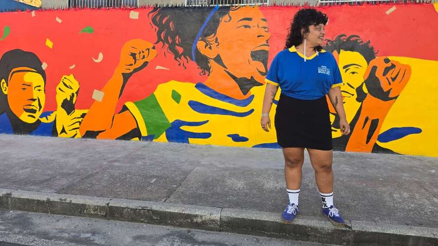 Aju Paraguassu e o seu mural em Salvador