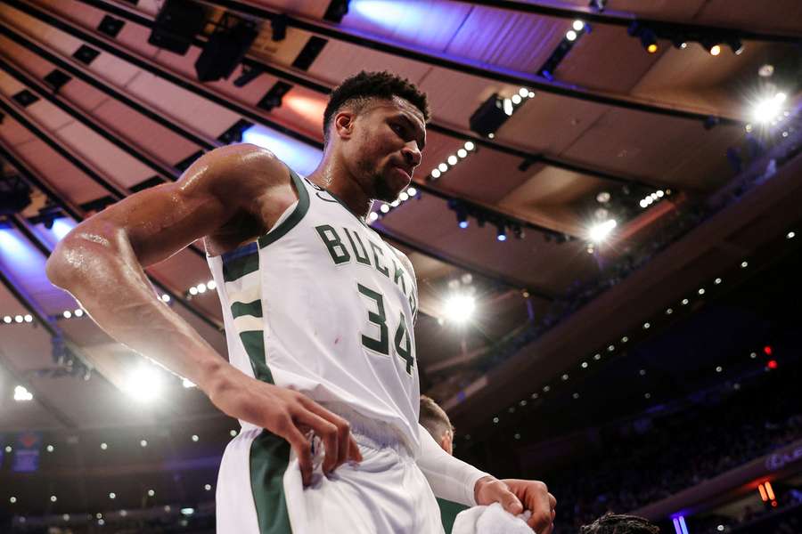 Jayson Tatum y Giannis Antetokounmpo mandan en los triunfos de Celtics y Bucks